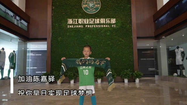 又黄有色